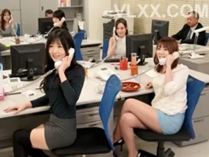 Bố nện con gái trên chuyến đi cắm trai trong xe